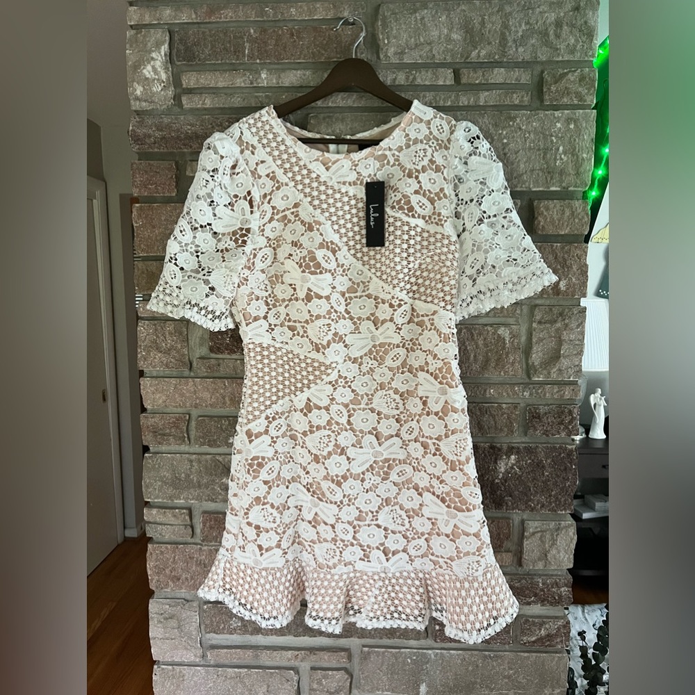 Lulu’s NWT Lace Dress